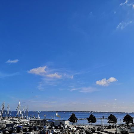 Sunny Seaside Apartment Kiel Exterior foto